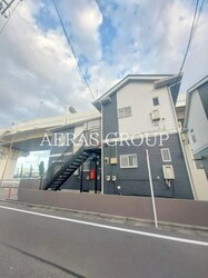 新井ハイツ三園 C棟の物件外観写真